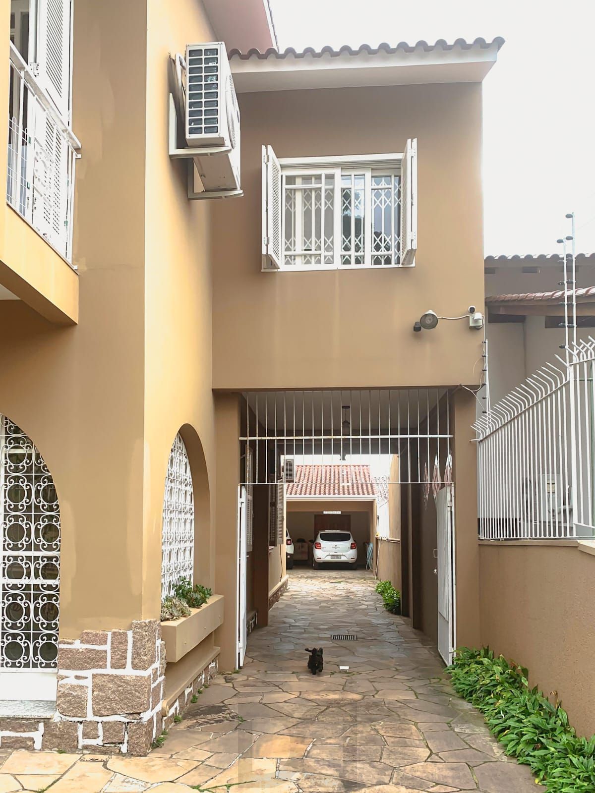 CASA RESIDENCIAL, REPAGINADA POR ARQUITETO COM MUITA ELEGÂNCIA E CONFORTO! — foto 2