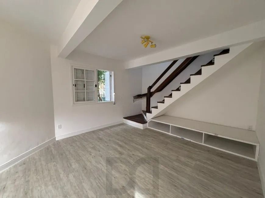 Casa 3 dormitórios à venda no bairro Nonoai, Porto Alegre — foto 2