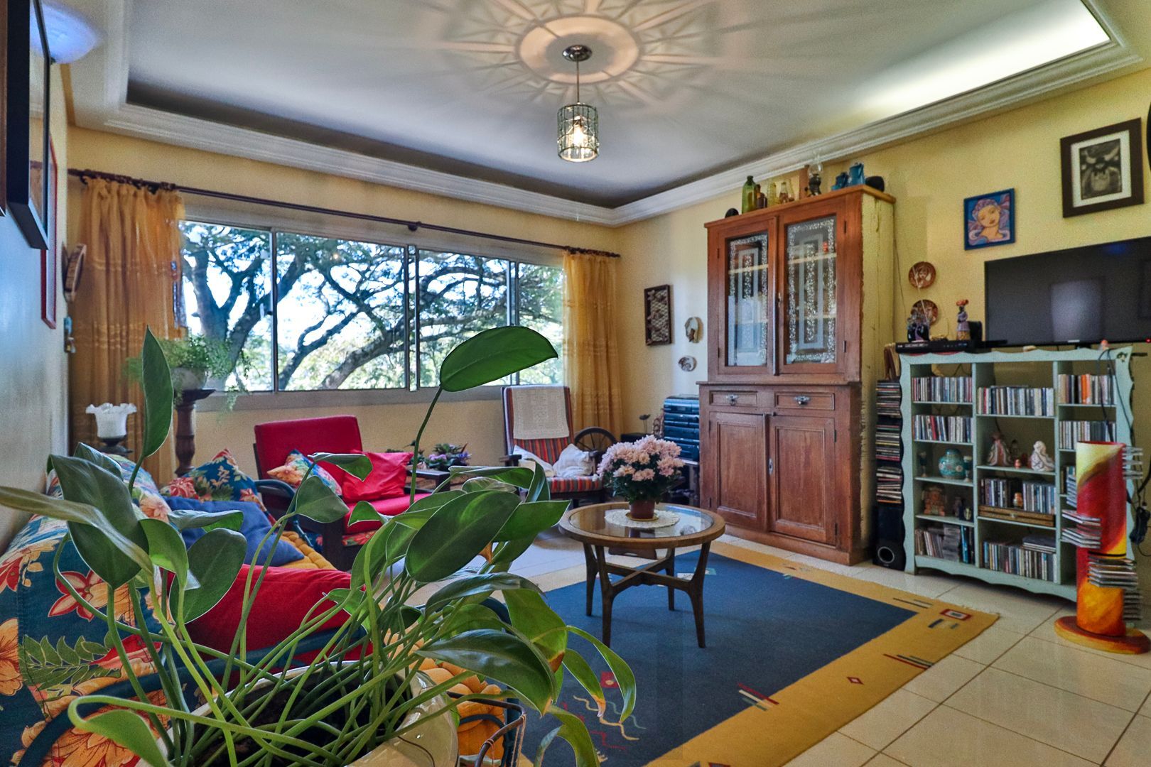 Apartamento para venda de 3 dormitórios, no bairro Teresópolis em Porto Alegre/RS. — foto 1