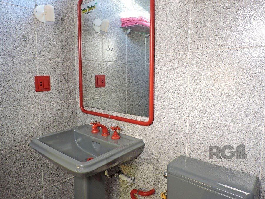 Casa 4 Dormitórios Bairro Gloria — foto 28