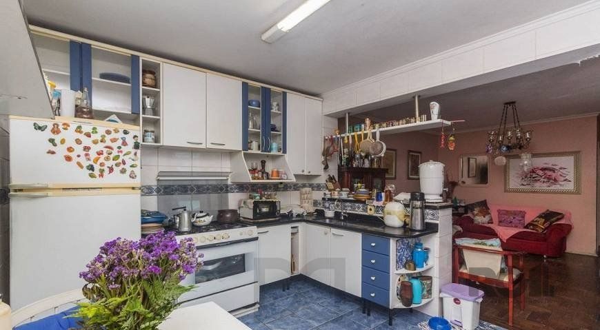Casa 250m² - 5 dormitórios, 2 suítes e 4 vagas no bairro Santa Maria Goretti — foto 13