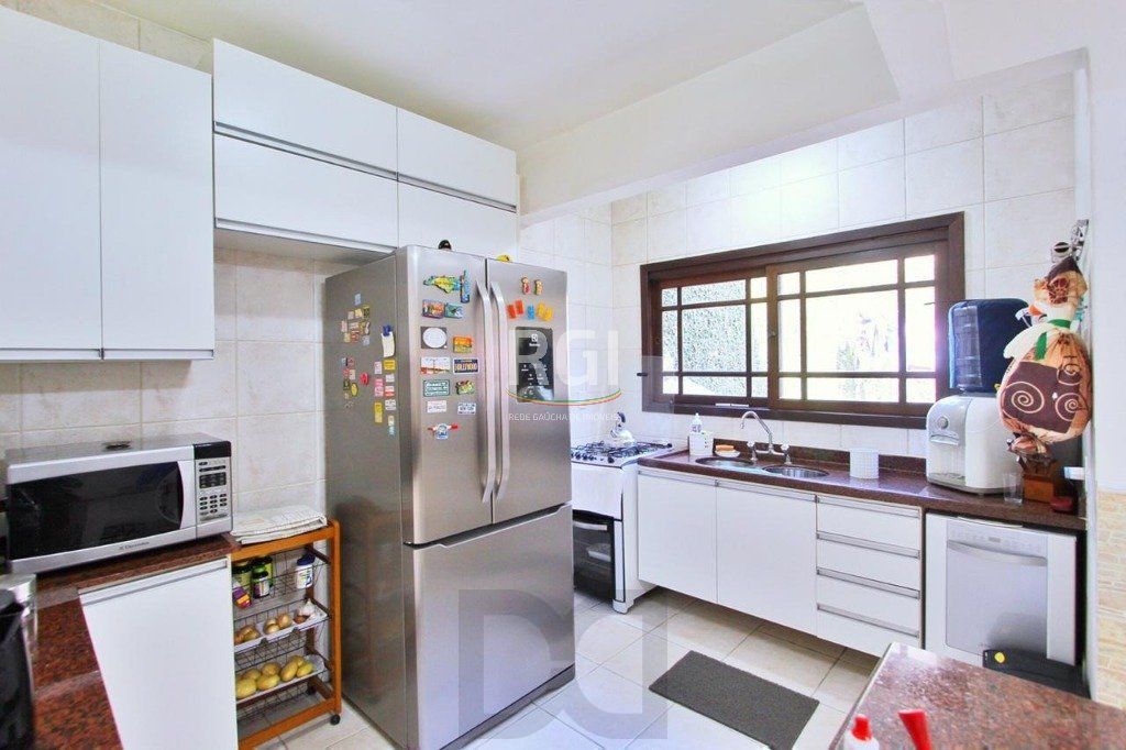 Casa para Venda - 260m², 5 dormitórios, sendo 2 suites, 4 vagas - Teresópolis — foto 19
