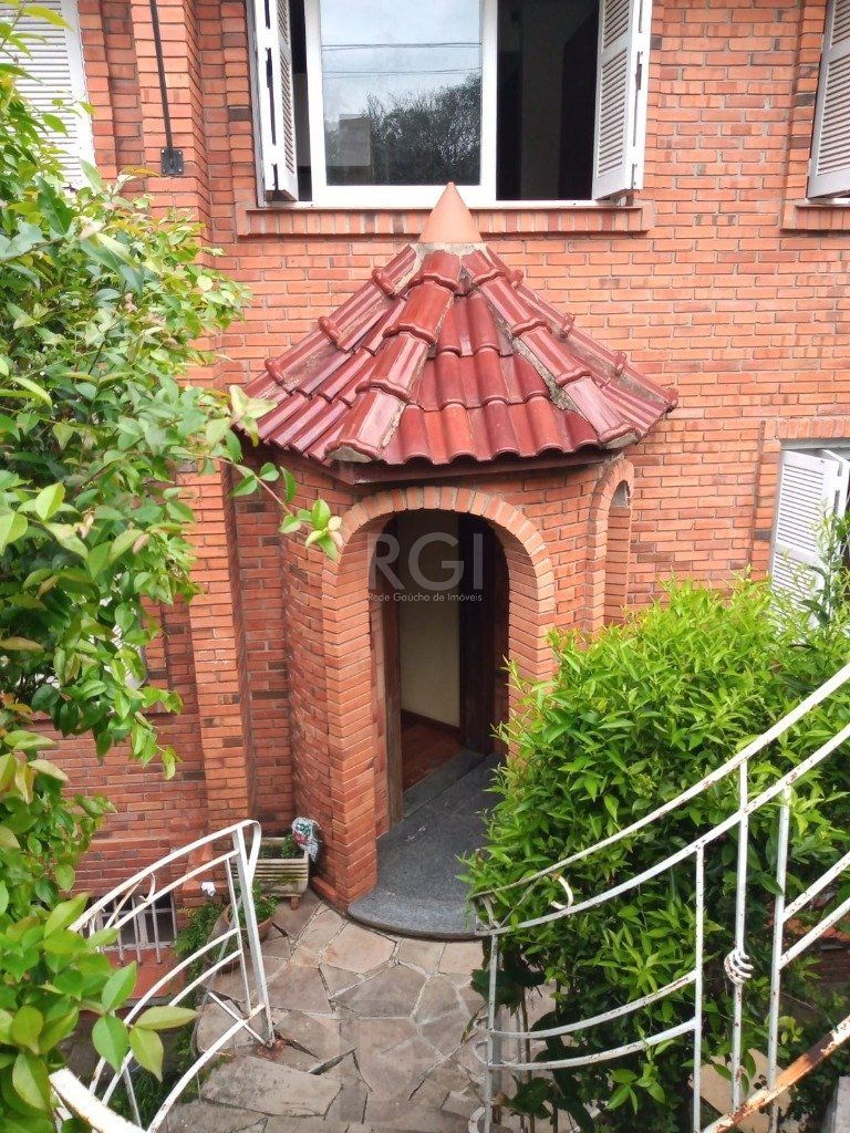 Casa para Venda - 256.87m², 3 dormitórios, sendo 1 suites, 2 vagas - Teresópolis — foto 3