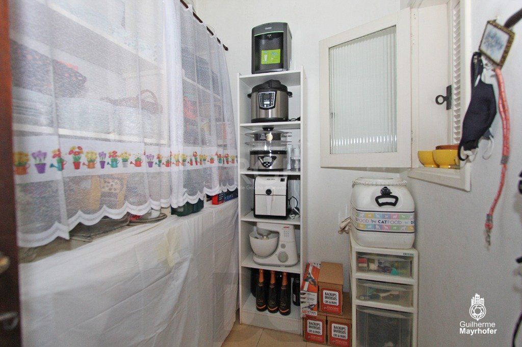 Casa para Venda - 240m², 5 dormitórios, sendo 1 suites, 3 vagas - Menino Deus — foto 19