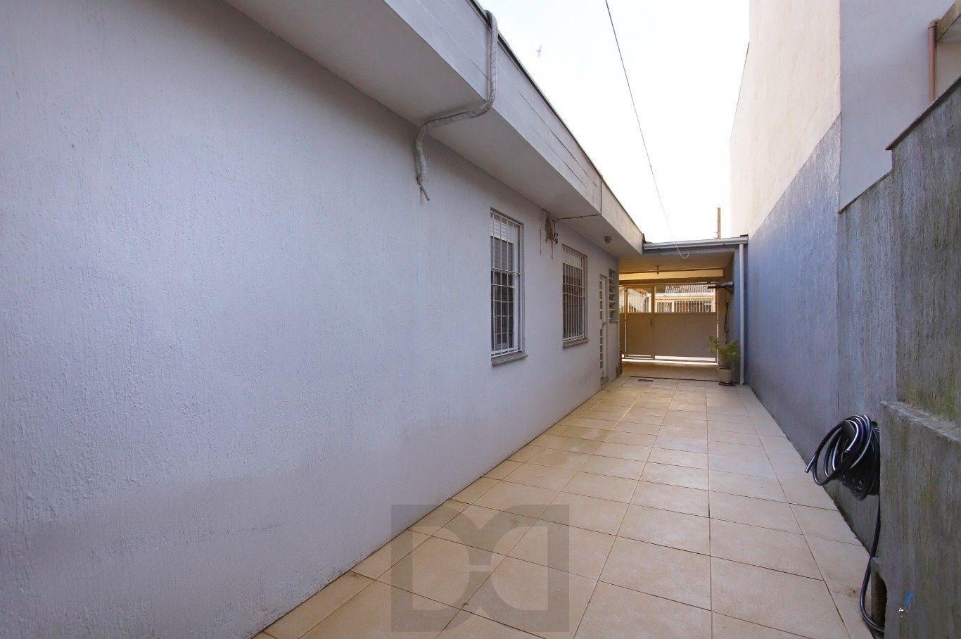 Casa com Edícula nos fundos, total de 5 dormitórios no Bairro gloria. — foto 51