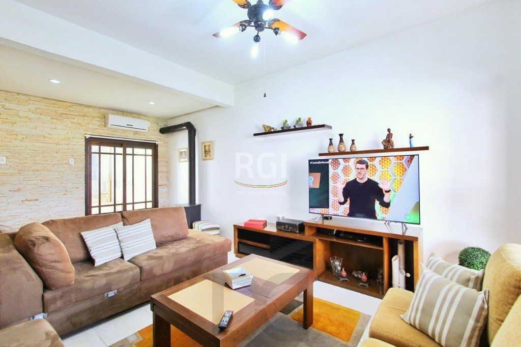 Casa para Venda - 260m², 5 dormitórios, sendo 2 suites, 4 vagas - Teresópolis — foto 9