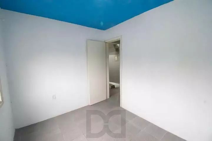 VENDE – AMPLA CASA RESIDENCIAL COM PISCINA E 5 VAGAS — foto 18