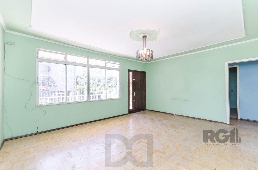 Excelente casa de 318m² com 3 dormitórios — foto 1