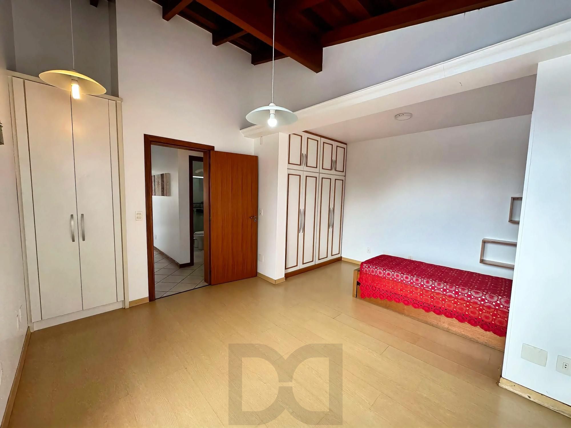 Casa com 4 dormitórios e 309m² à venda em Floresta, Porto Alegre. — foto 6