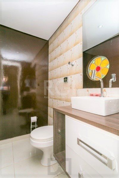 Casa para Venda - 238.35m², 4 dormitórios, sendo 1 suites, 2 vagas - Nonoai — foto 6