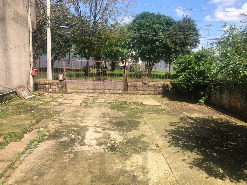 Casa 4 dormitórios no bairro Santa Maria Goretti — foto 1