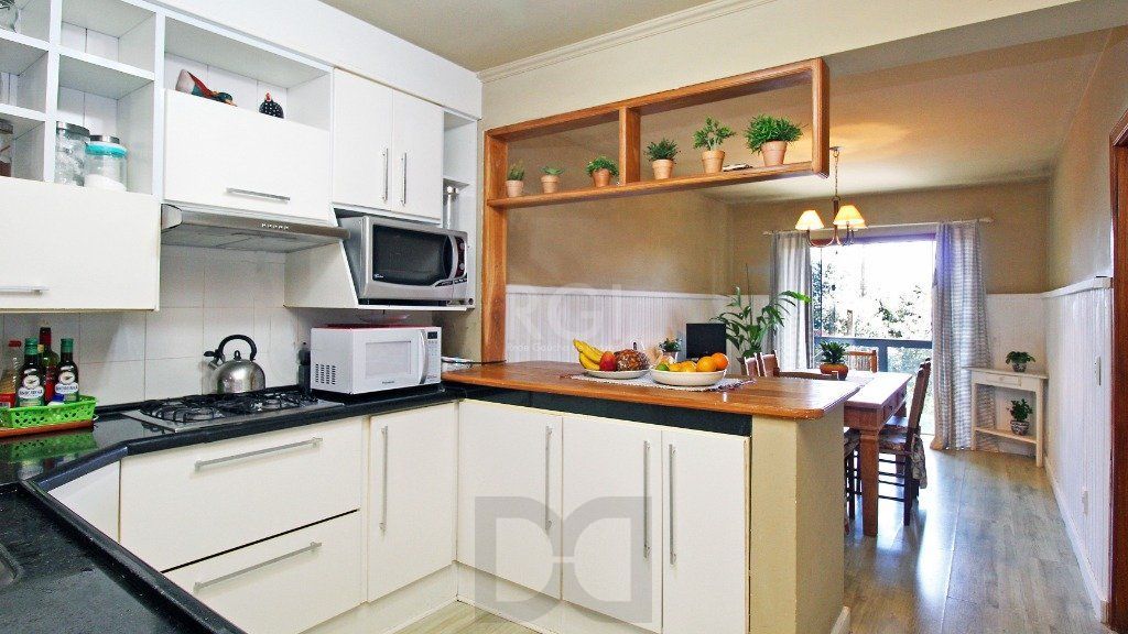 Sobrado 3 dormitórios, 1suíte, área gourmet com churrasqueira, piscina. — foto 15