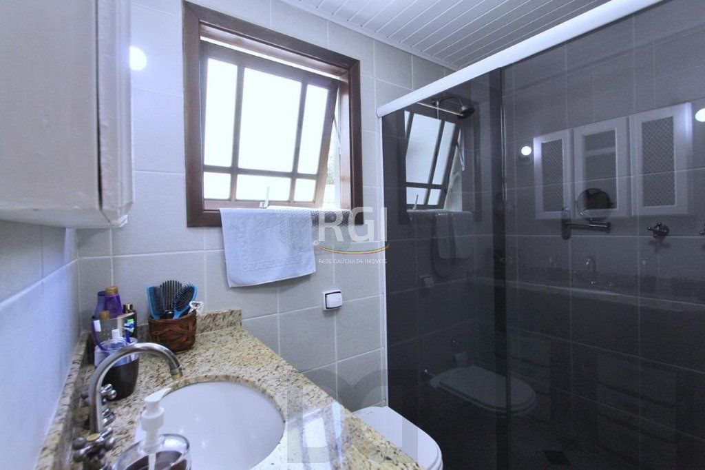 Casa para Venda - 260m², 5 dormitórios, sendo 2 suites, 4 vagas - Teresópolis — foto 32