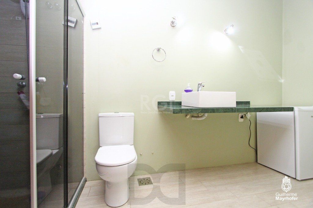 Casa para Venda - 500m², 5 dormitórios, sendo 2 suites, 5 vagas - Menino Deus — foto 21