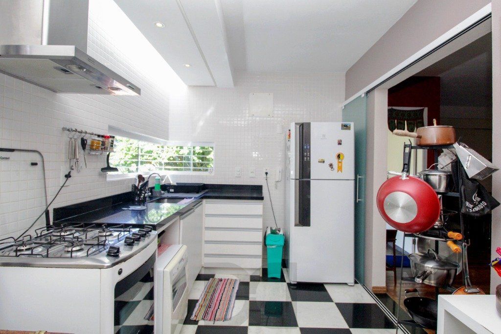 Casa 3 Dormitório(s) Bairro Teresópolis — foto 8