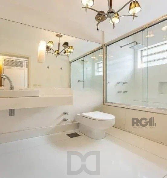 Excelente casa de 220m² com 3 dormitórios no bairro Tristeza. — foto 23