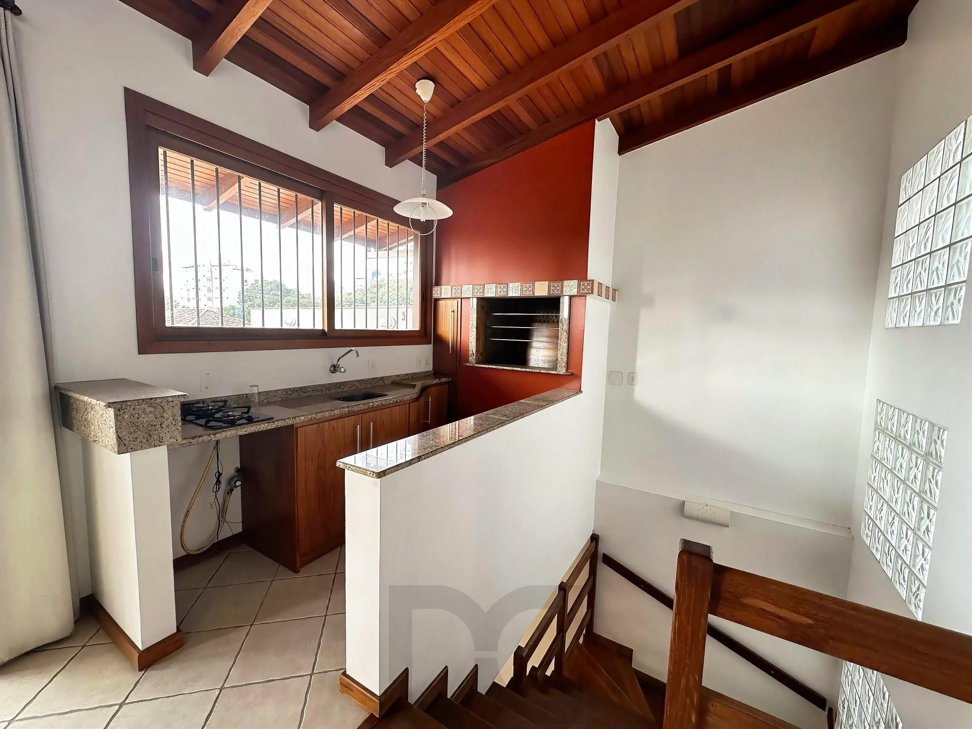 Casa com 4 dormitórios e 309m² à venda em Floresta, Porto Alegre. — foto 8