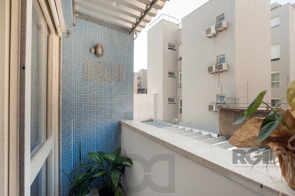 Apartamento de 2 dormitórios, no bairro menino deus — foto 4