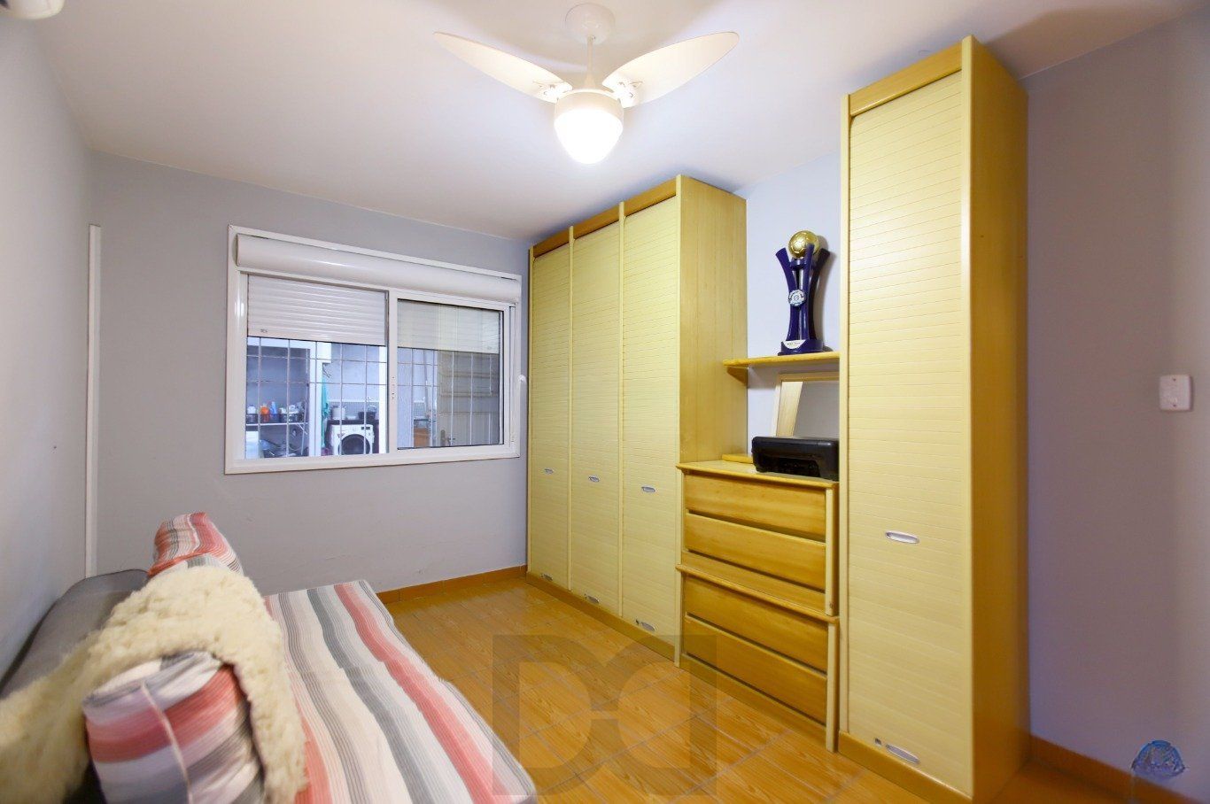 Casa com Edícula nos fundos, total de 5 dormitórios no Bairro gloria. — foto 13