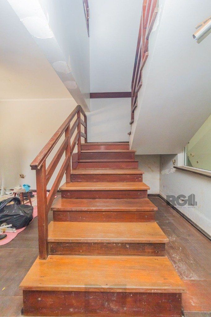 Casa com 240m², 3 dormitórios, 6 vagas no bairro Sarandi — foto 5