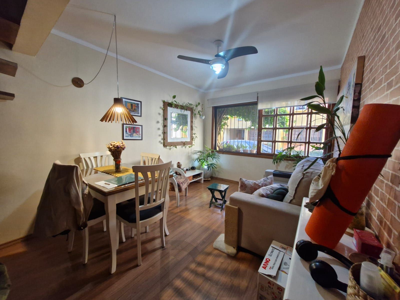 Casa em condomínio no Bairro Medianeira, com 3 dormitórios, sendo 1 suíte, e 1 vaga de garagem. — foto 19
