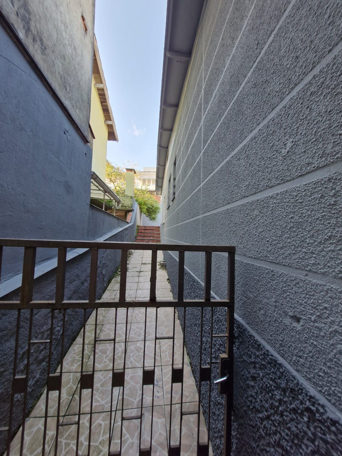 Casa 3 dormitórios, 3 banheiros, bairro Teresópolis. — foto 32