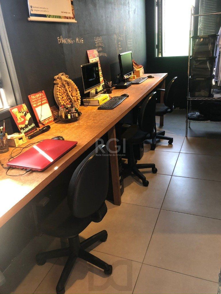 Casa para Venda - 260m², 3 dormitórios, sendo 2 suites, 2 vagas - Nonoai — foto 12