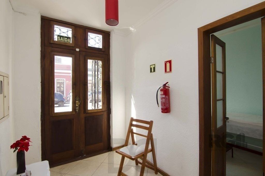 Excelente casa de 116m² com 2 dormitórios no bairro Cidade Baixa. — foto 2