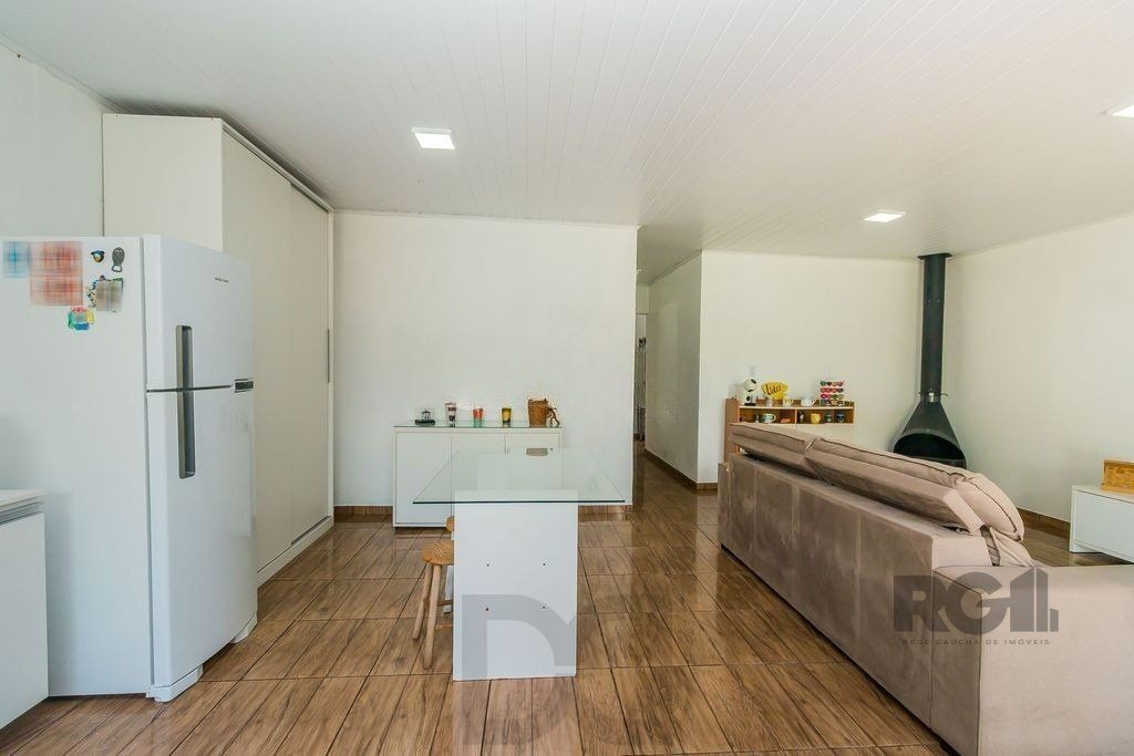 Casa de 2 dormitórios com 98m² no Bairro Lomba do Pinheiro — foto 9