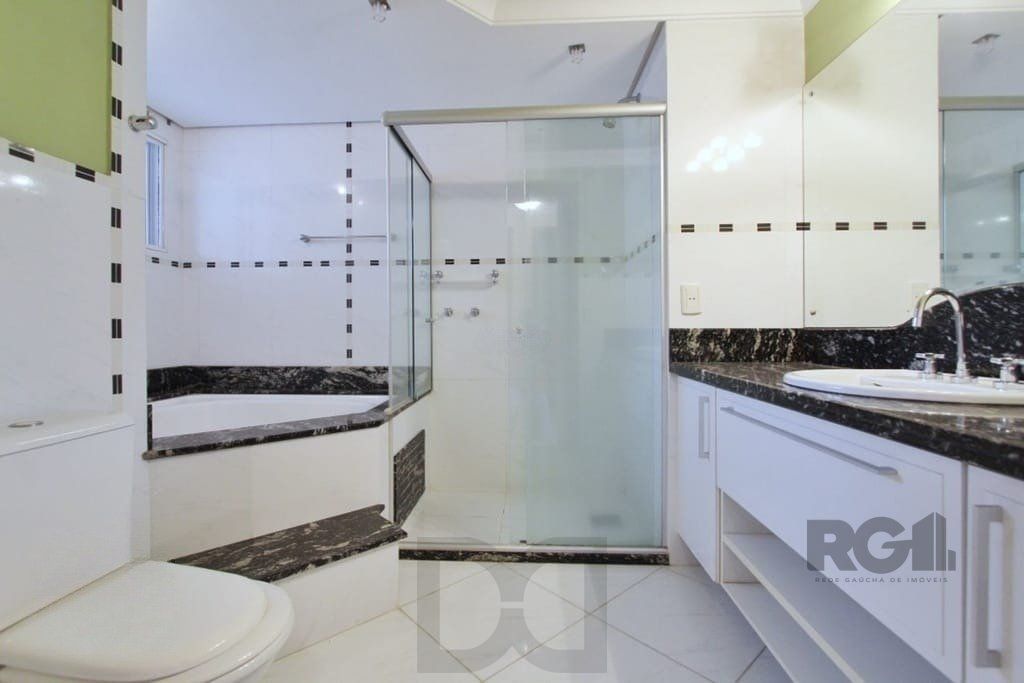 Excelente casa de 324m² com 4 dormitórios e 2 vagas. — foto 17