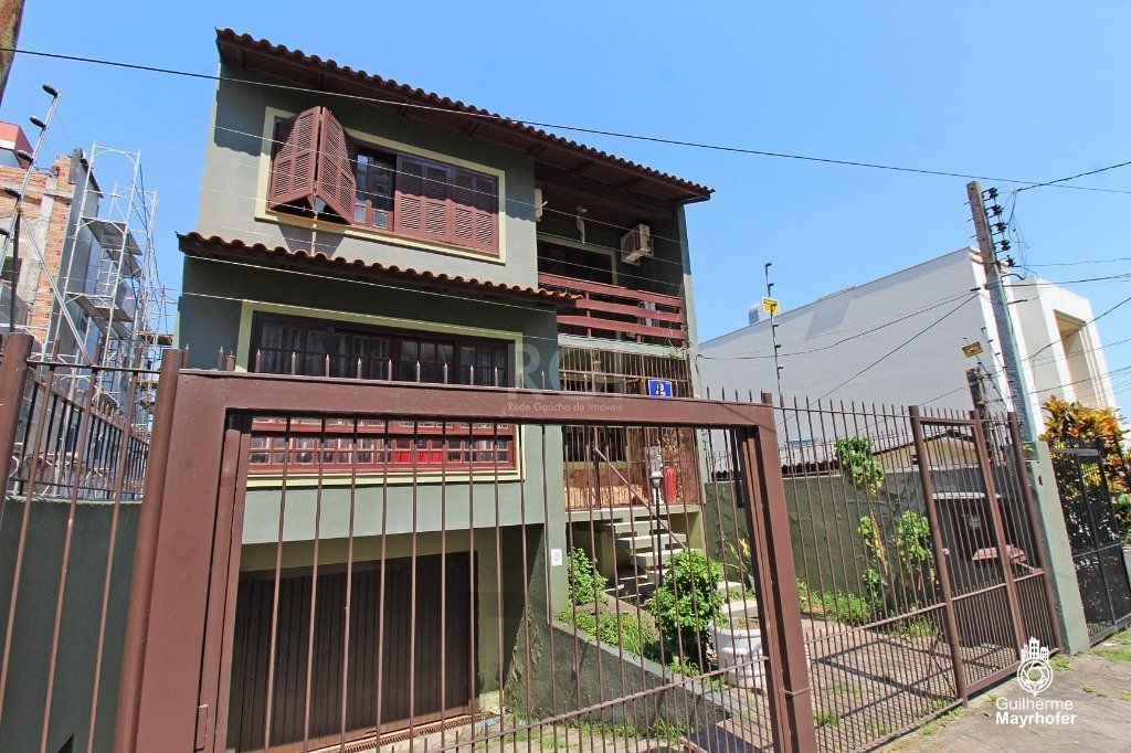 Casa para Venda - 202m², 4 dormitórios, sendo 1 suites, 3 vagas - Petrópolis — foto 27