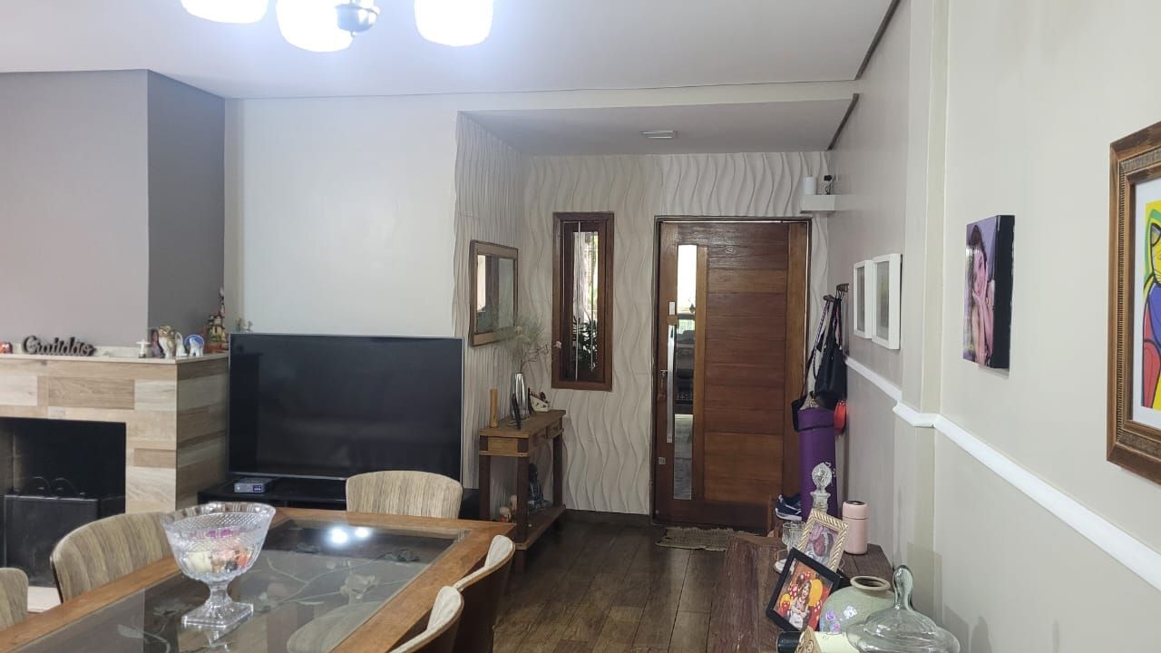 Ampla sala de estar-jantar