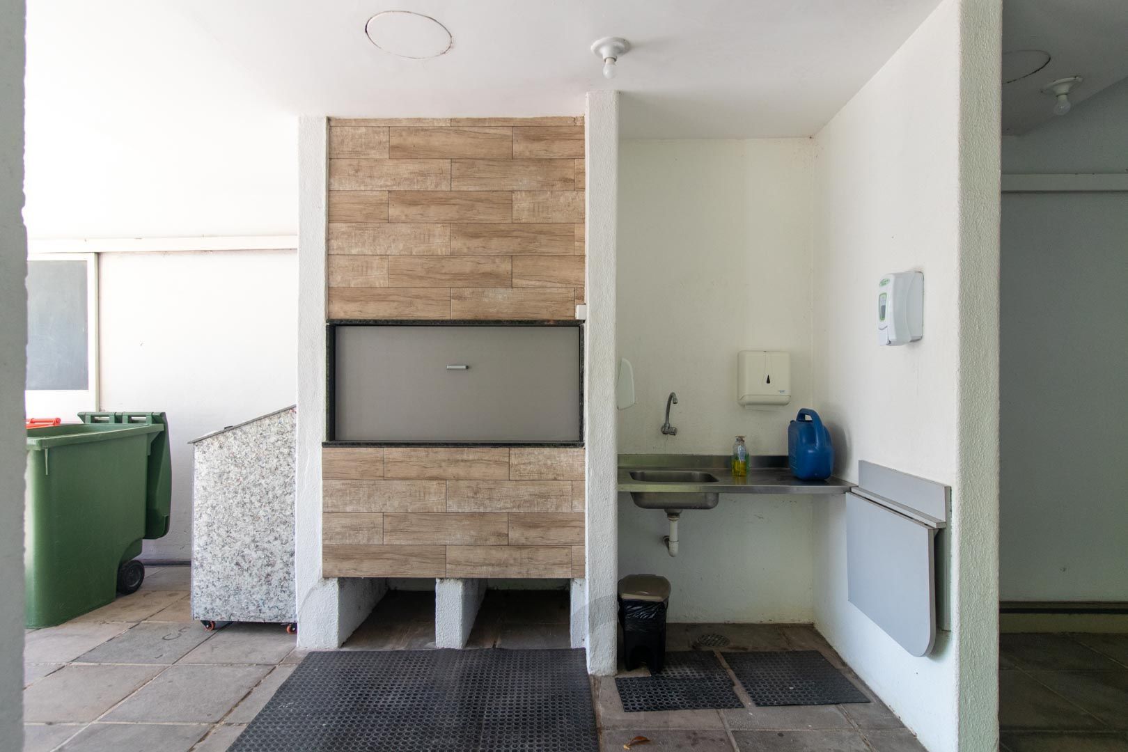 Apartamento de 03 dormitorios com suite e vaga coberta no bairro Menino Deus — foto 28