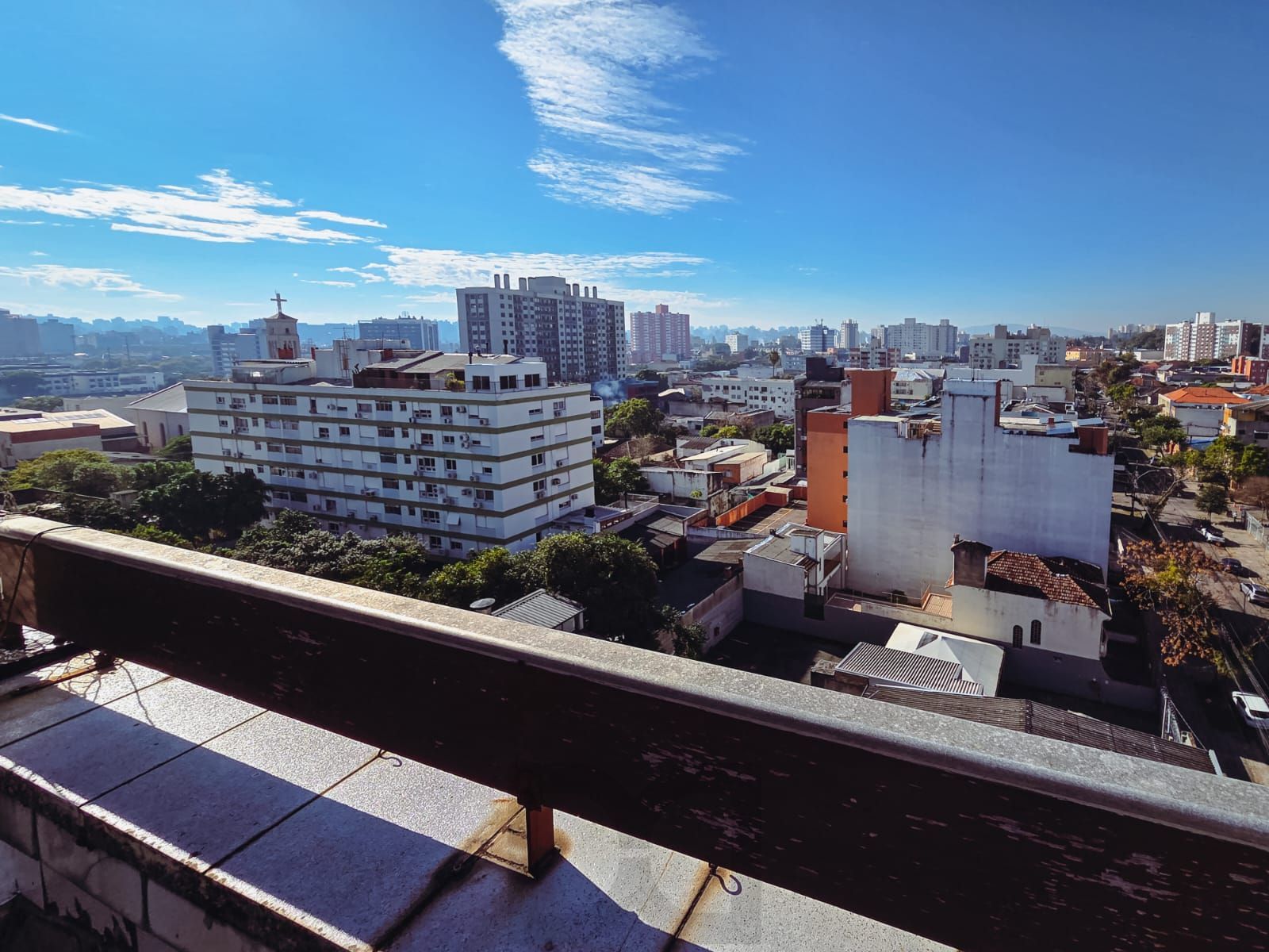 COBERTURA NO MENINO DEUS - 2 DORM, 2 BANH, 2 VAGAS COBERTAS - VISTA PANORÂMICA — foto 30