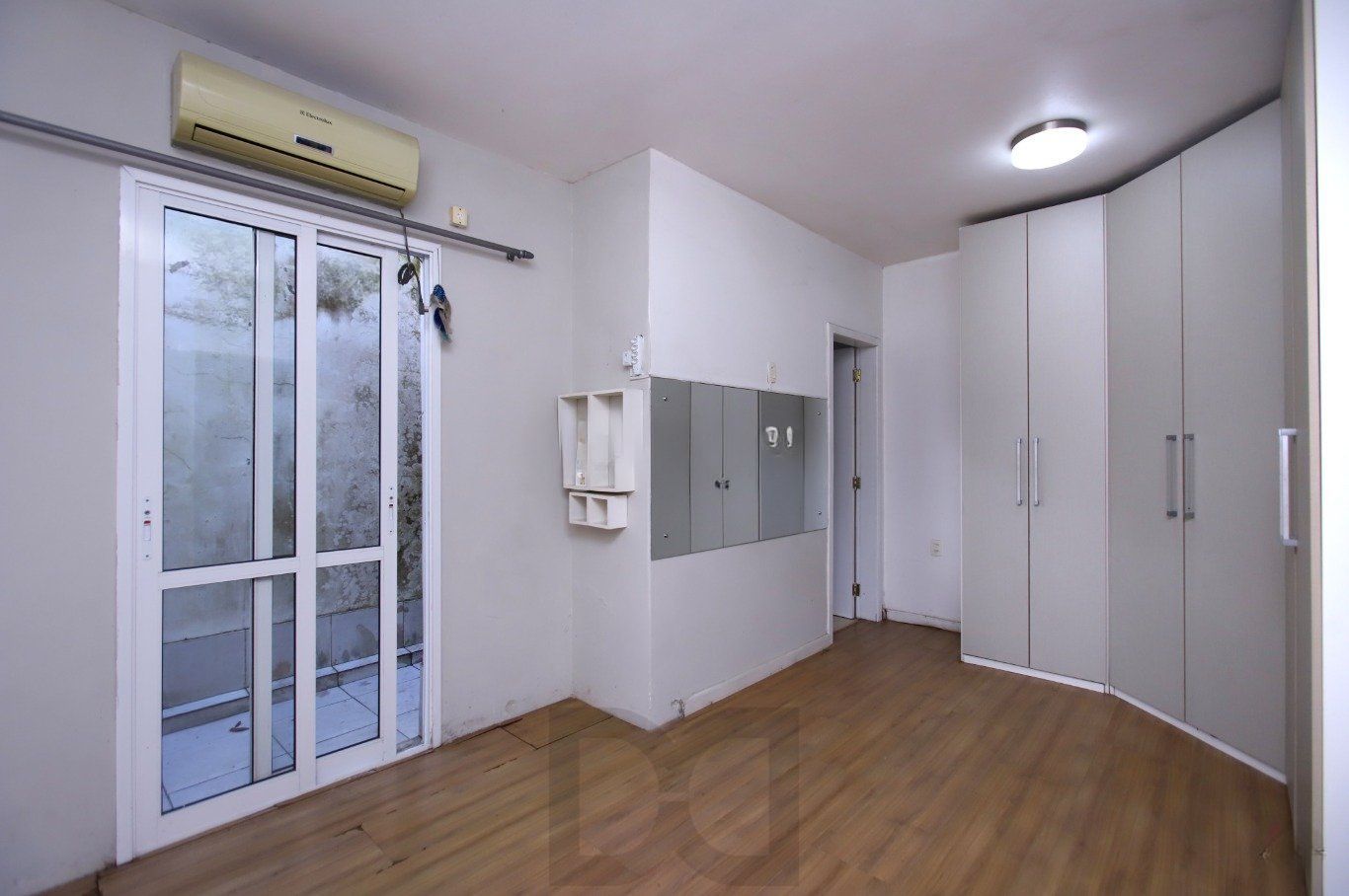 Casa com Edícula nos fundos, total de 5 dormitórios no Bairro gloria. — foto 41