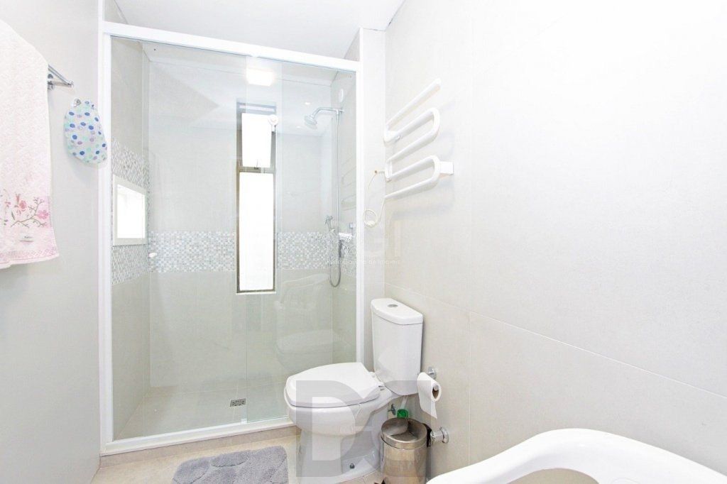 Apartamento 123m² - 3 dormitórios, 1 suíte e 1 vaga de garagem no bairro Petrópolis — foto 8