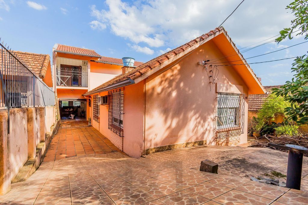Casa de 6 dormitórios à venda No Bairro Jardim do Salso - Porto Alegre — foto 4