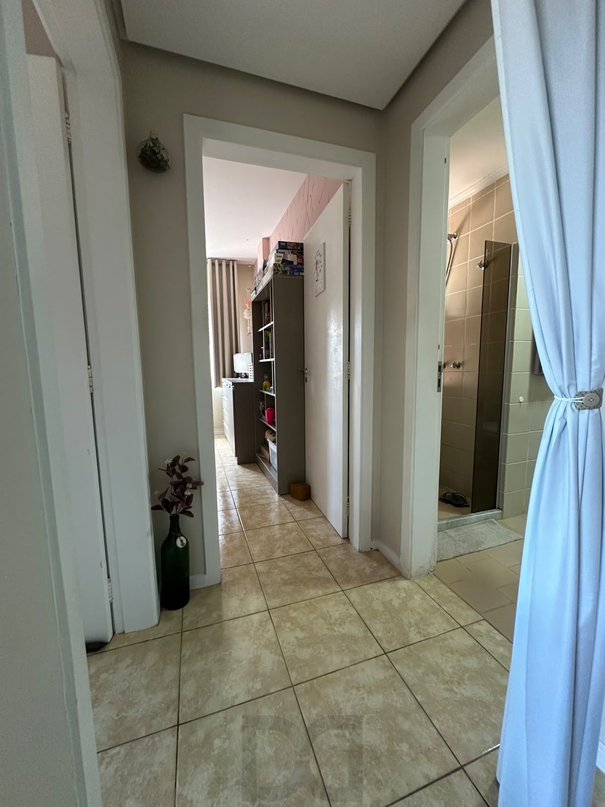Apartamento de 2 dormitórios, no bairro Teresópolis. — foto 9