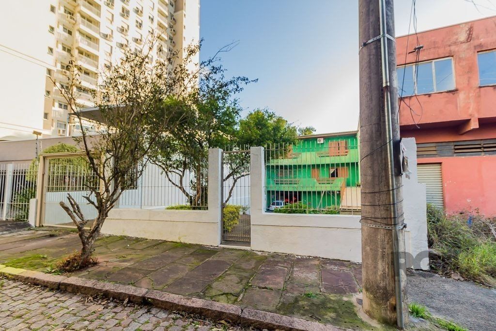 Casa 242m² - 5 dormitórios, 6 vagas no bairro Cristo Redentor — foto 1