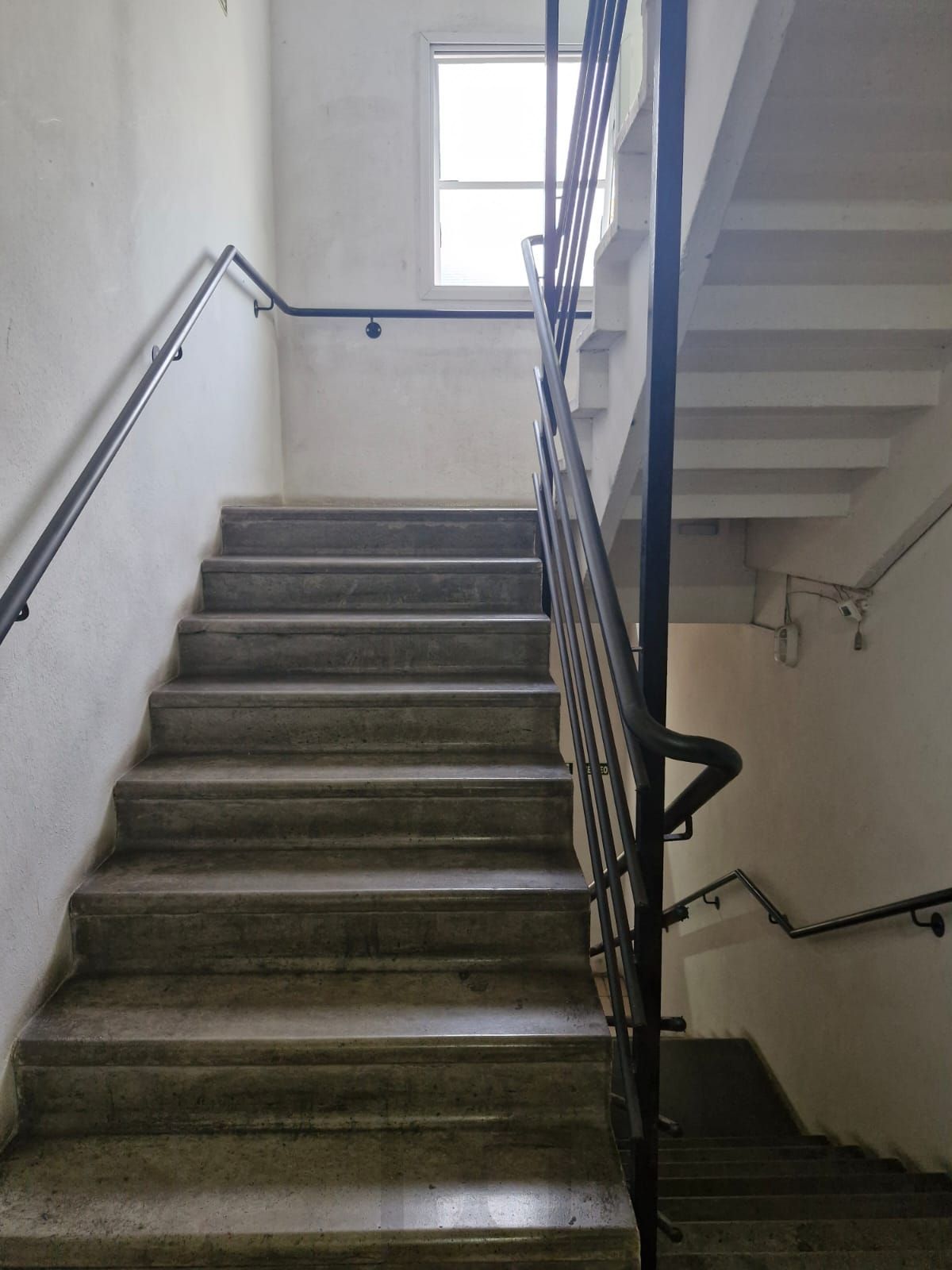 Apartamento de 2 dormitórios com 1 vaga de garagem. Prédio com elevador. Bairro Cristal — foto 20