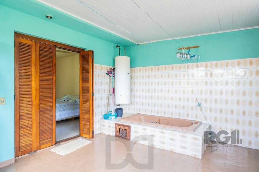 Casa com 4 dormitórios no bairro Gloria — foto 28