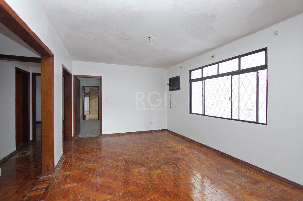 Casa para Locação/Aluguel - 240m², 4 dormitórios, 6 vagas - Nonoai — foto 2