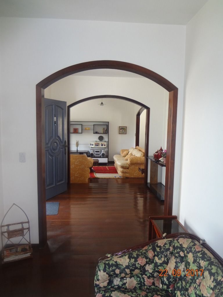 Casa para Venda - 365m², 4 dormitórios, sendo 2 suites, 6 vagas - Nonoai — foto 27
