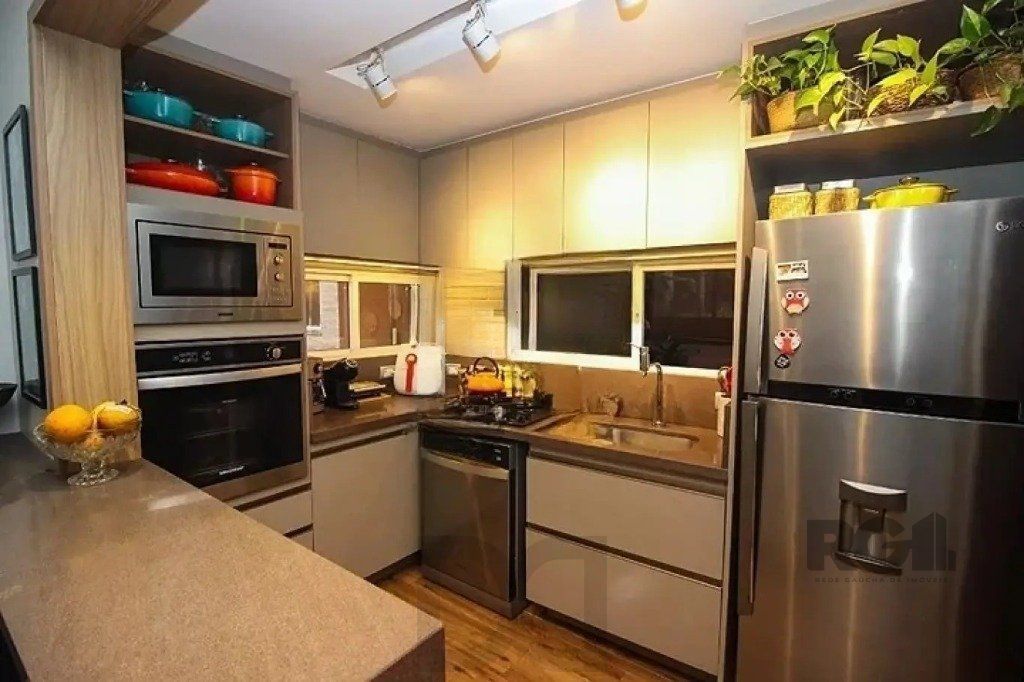 Casa com 3 dormitórios no bairro Medianeira — foto 4
