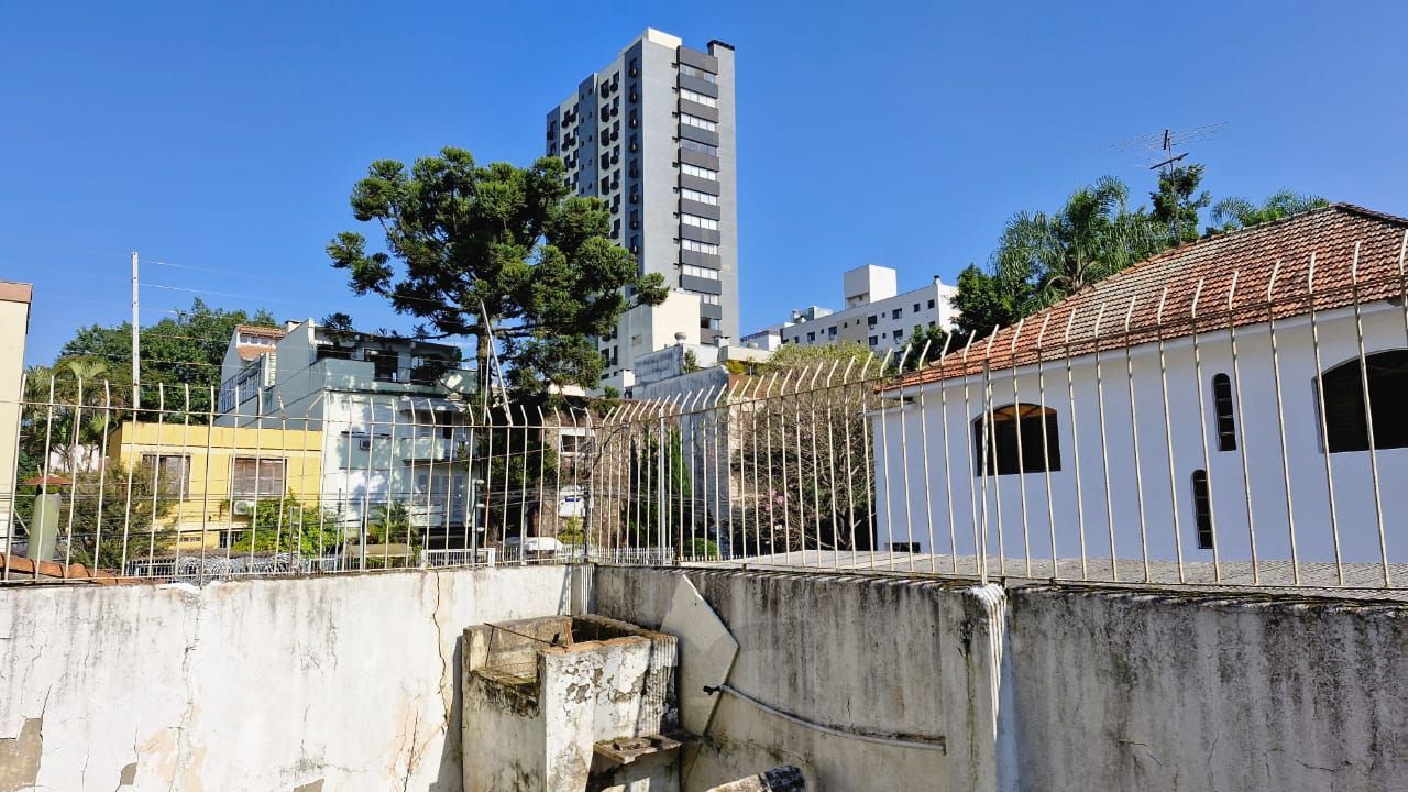 Apartamento com 2 dormitórios e garden na Rua Ijuí, pronto para reformar — foto 19