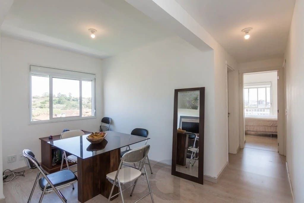 Apartamento de 2 dormitorios à venda em Passo d'Areia, Porto Alegre. — foto 1