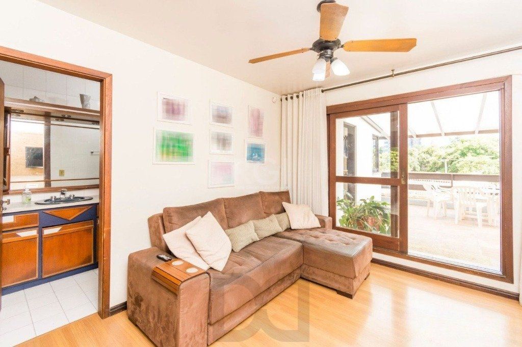 Casa de 333m² com 4 dormitórios, pátio com piscina, espaço gourmet com churrasqueira e 4 vaga de garagem no bairro Passo da Areia — foto 23
