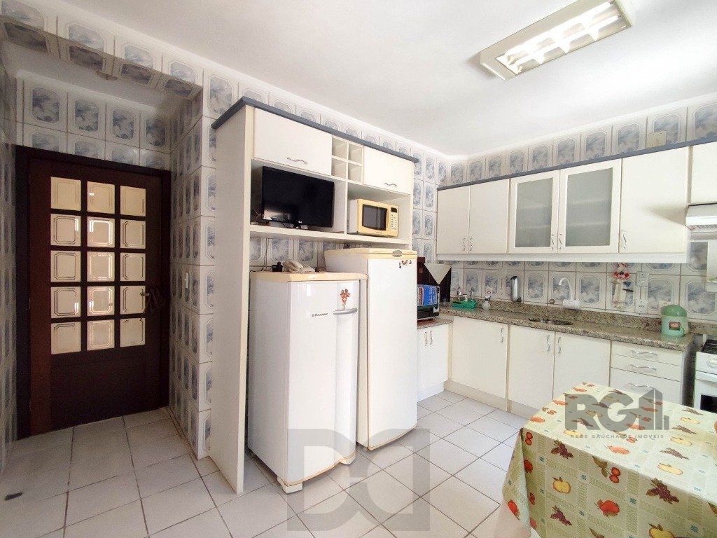 Excelente casa de 230m² com 4 dormitórios e 3 vagas. — foto 16