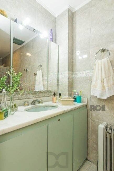 Apartamento 86m² - 3 dormitórios, 2 banheiros, 1 vaga no bairro Petrópolis — foto 9