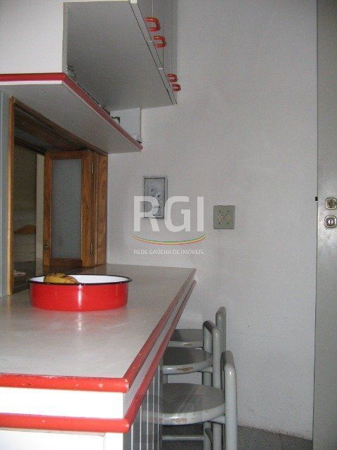 Casa para Venda - 260m², 3 dormitórios, sendo 1 suites, 7 vagas - Nonoai — foto 20